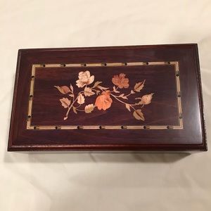SMALL VINTAGE JEWELRY BOX WITH WOOD INLAY